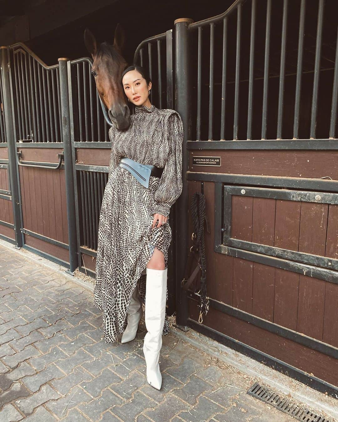 クリッセル・リムさんのインスタグラム写真 - (クリッセル・リムInstagram)「Bringing fashion week to the ranch. I practically live here at the barn now 🐎 Wore this @isabelmarant look to watch their runway show here. Omg what a party the show was! A disco party! Loved everything about it! #IsabelMarantSS21 #IsabelMarant」10月2日 8時00分 - chrisellelim