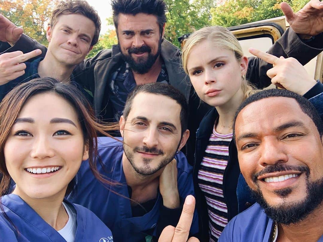 福原かれんのインスタグラム：「Fam photo!   #TheBoysTV」