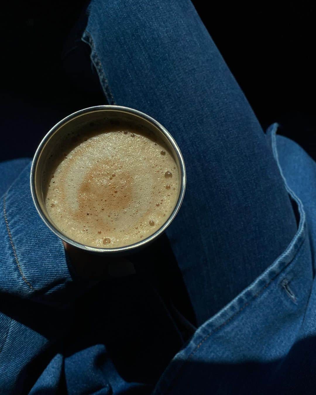 ローラさんのインスタグラム写真 - (ローラInstagram)「Coffee and Denim☕️ 👖😋✌️♻️ #ForestR330」10月2日 8時16分 - rolaofficial