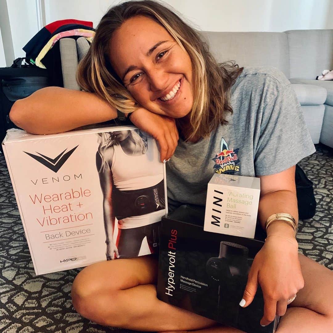 カリッサ・ムーアのインスタグラム：「Mahalo @hyperice for spoiling me silly! Recovery is such an important part of the program these days and @hyperice has the best tools in the business ⭐️」