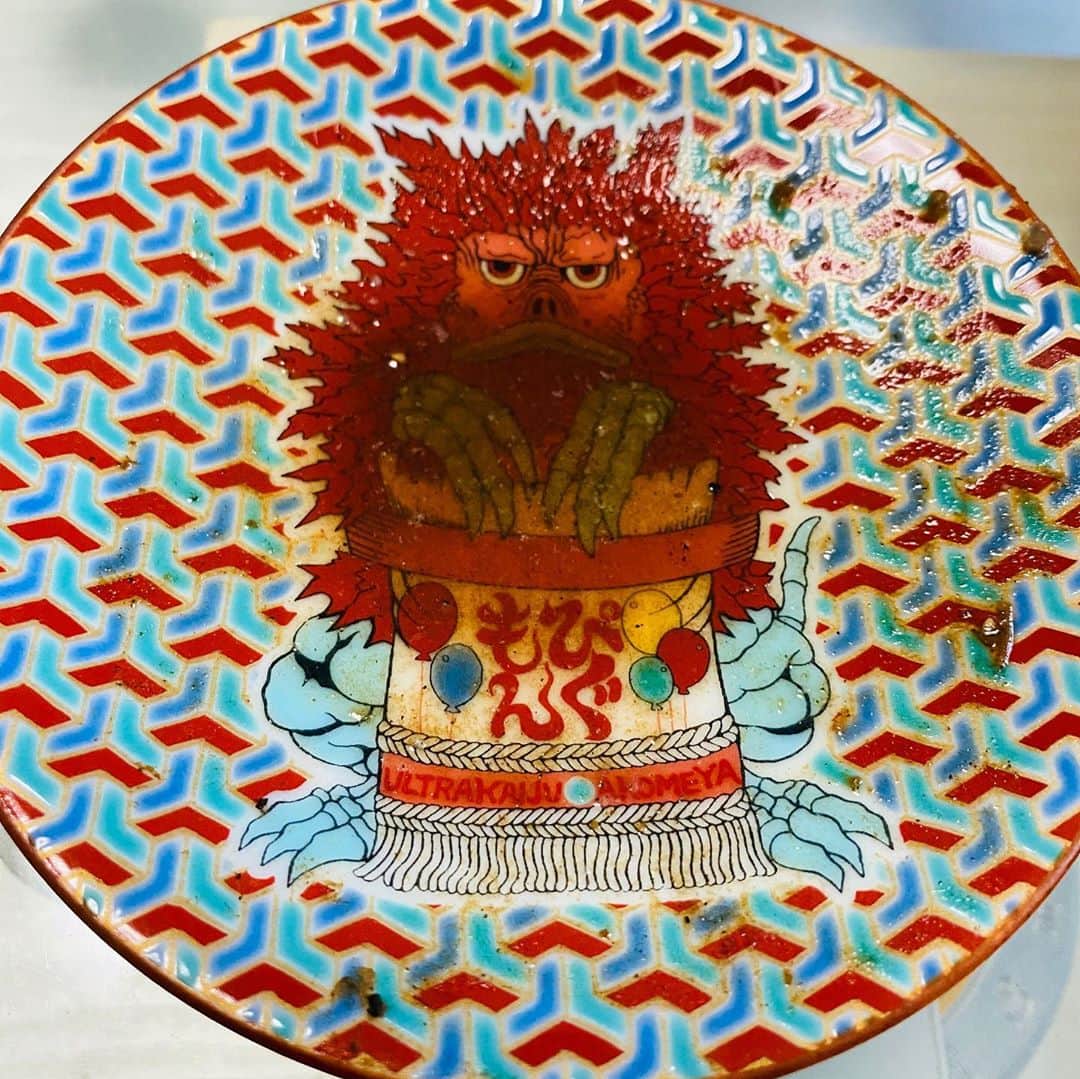 水木一郎さんのインスタグラム写真 - (水木一郎Instagram)「スタッフが作ってくれたローストビーフ。良く見ると肉に顔のような模様。先日買ったウルトラ怪獣のピグモンのお皿で食べただけに偶然とは言え面白いこともあるんだねw #ローストビーフ  #ウルトラ怪獣皿 #ピグモン  #水木一郎」10月2日 8時50分 - ichiromizuki