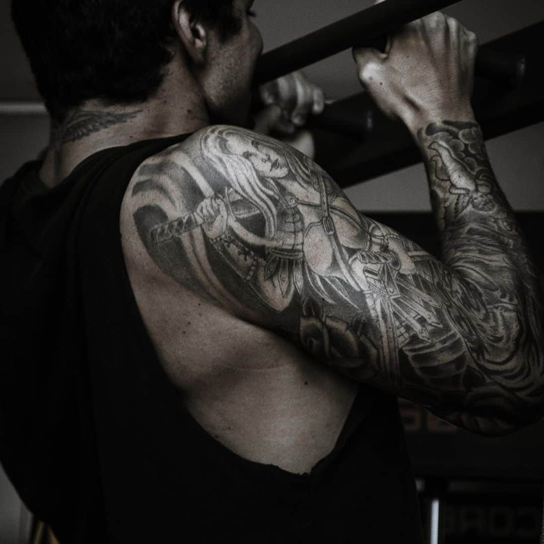 ガブリエル・メディーナのインスタグラム：「Happy to be back at training again. Lets do work. ll Obrigado senhor por mais um dia  ll Feliz em voltar a rotina dos treinos, me sentindo bem e feliz! Vamo que vamo! Deus abençoe voces! ❤️🙏👊🏻」
