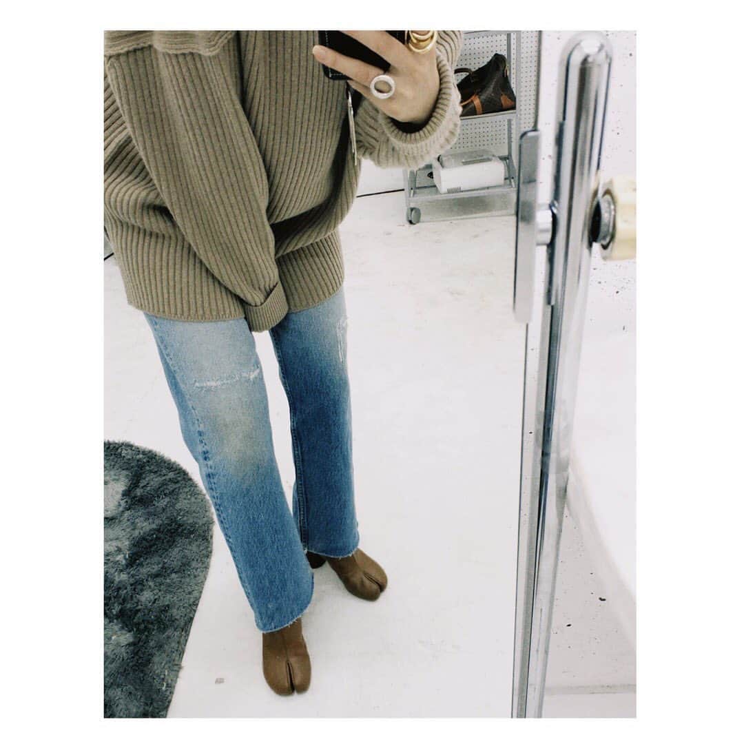 野尻美穂のインスタグラム：「おはようございます🍂 天気も良いし、気持ちいい秋晴れ🕊 秋になるとデニムが履きたくなります😌 お腹痩せしないと🙄 #denim  #denimstyle #Bonum #bonum_mihonojiri」