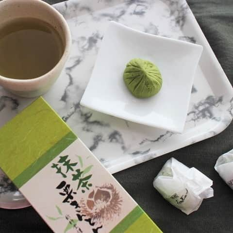 Shinkinedo Group inc.さんのインスタグラム写真 - (Shinkinedo Group inc.Instagram)「. 🍵抹茶栗きんとん🌰 . 朝晩に感じる風が 冷たくなりましたね。  暖かいお茶が恋しくなる季節に ぴったりの和菓子  栗きんとんの素朴な美味しさに 西尾自慢の抹茶を混ぜ合わせた  新杵堂の抹茶栗きんとん  是非お試しください  価格1,674円(税込)  https://shop.shinkinedo.com/fs/shinkinedo/kinton/a-a994-6/ . . . . . . #新杵堂#抹茶 #モンブラン好きな人と繋がりたい #お菓子好きな人と繋がりたい #おうち時間　#栗きんとん #モンブラン　#中津川市 #おやつ#甘党女子#金賞受賞 #別腹　#お菓子大好き#Chestnuts kinton #구리킨톤 #モンドセレクション #ごほうびスイーツ #おうちスイーツ #sweetspic  #sweetstagram #instadessert #푸드스타그램 #일본음식 #좋아요반사 #자신에게포상 #존맛#달콤한남자 #집스위 #냠냠」10月2日 10時04分 - shinkinedo