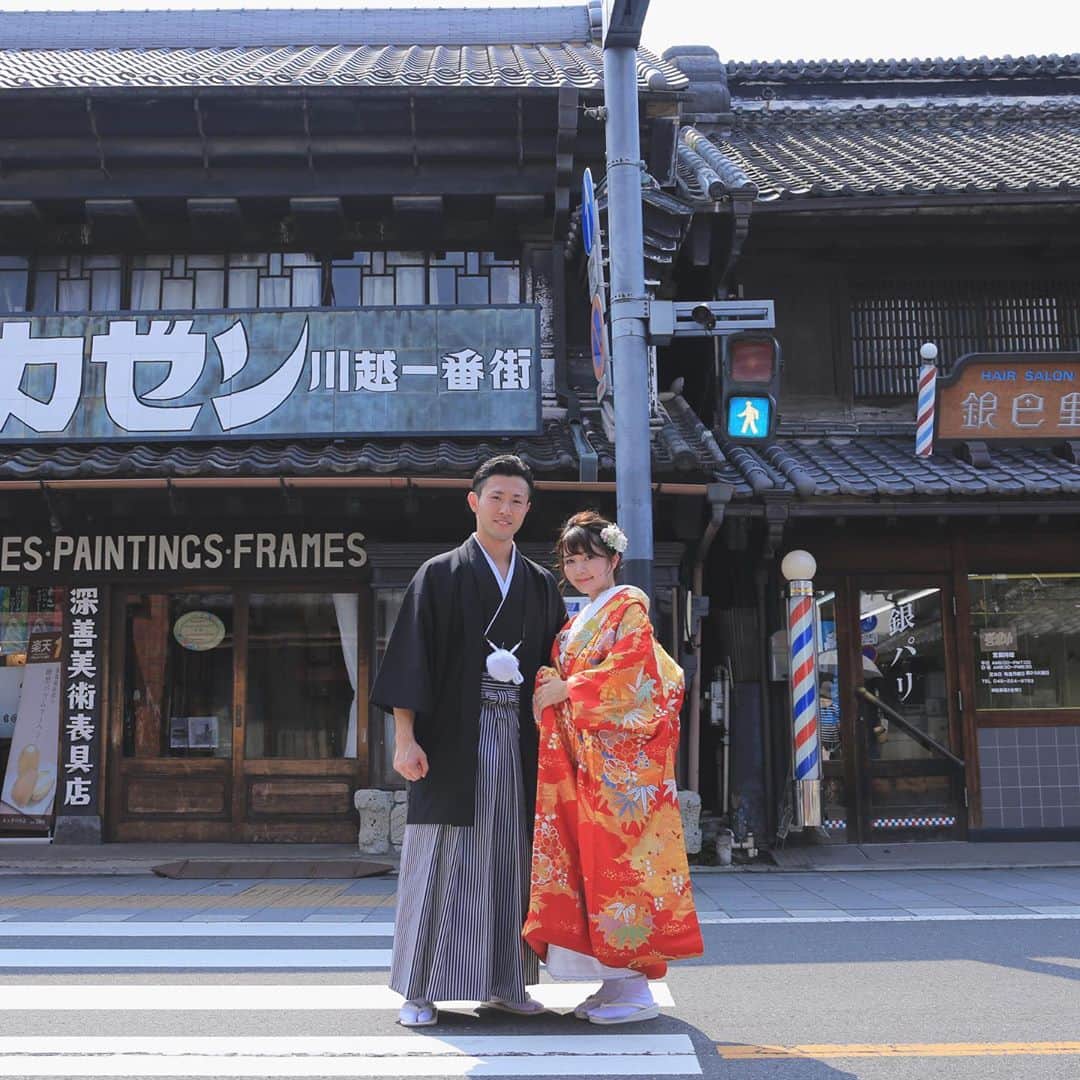 CLAIREのインスタグラム：「レトロな街並みと✨ ・ @clairebridalstudio」