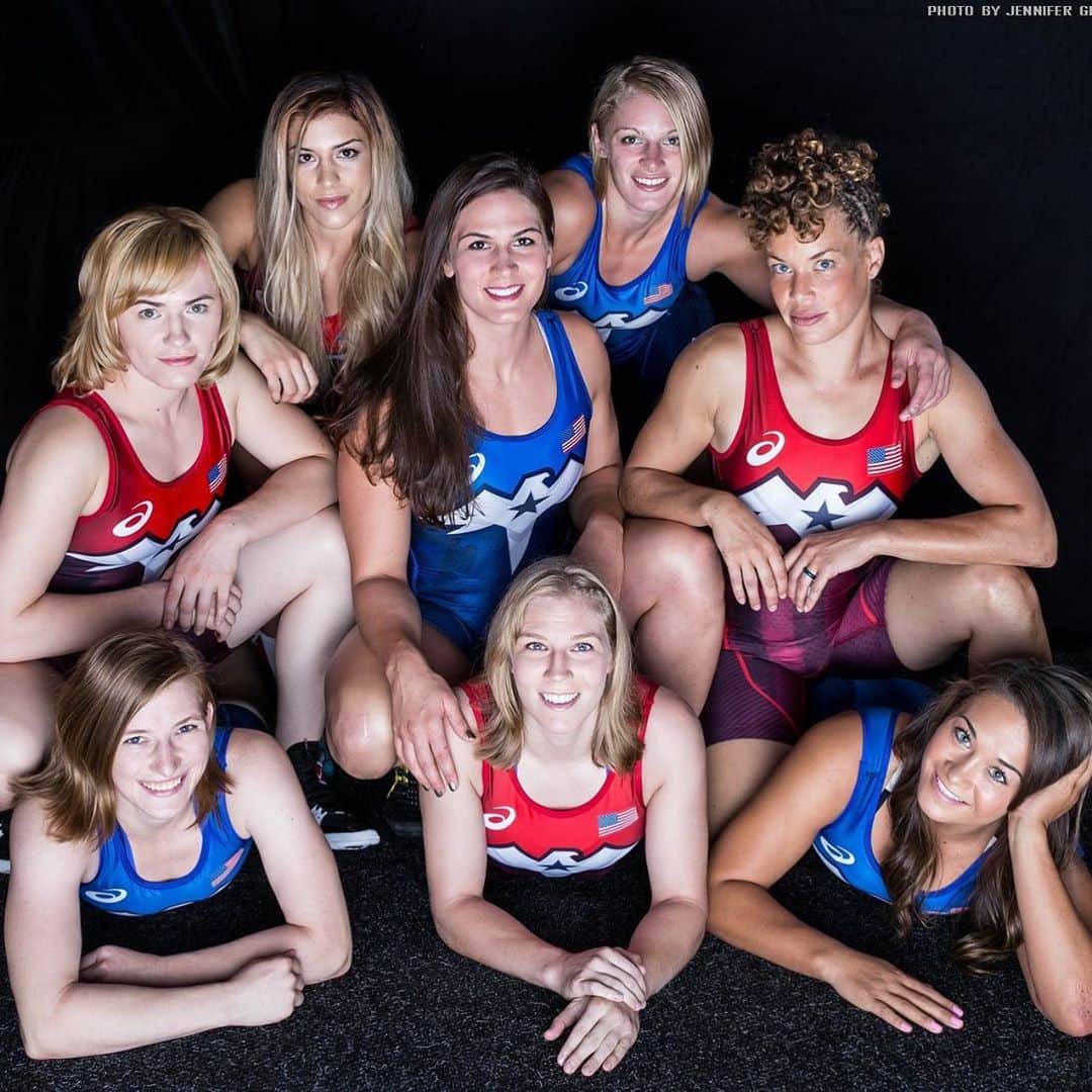 ヘレン・マロウリスのインスタグラム：「Wow, talk about a throwback! ⁣ ⁣ ⁣ This was our 2014 World Team. World Championships were in Tashkent, Uzbekistan that year. ⁣ ⁣ Good memories. I miss traveling with teammates and competing 🤼‍♀️💕 📸: Jenn Gutches #travel #competition #photoshoot #worldchampionship #worldteam #wrestling #training #lifestyle #photoshoot #womeninsport #sport #sports #teammates #friendship」
