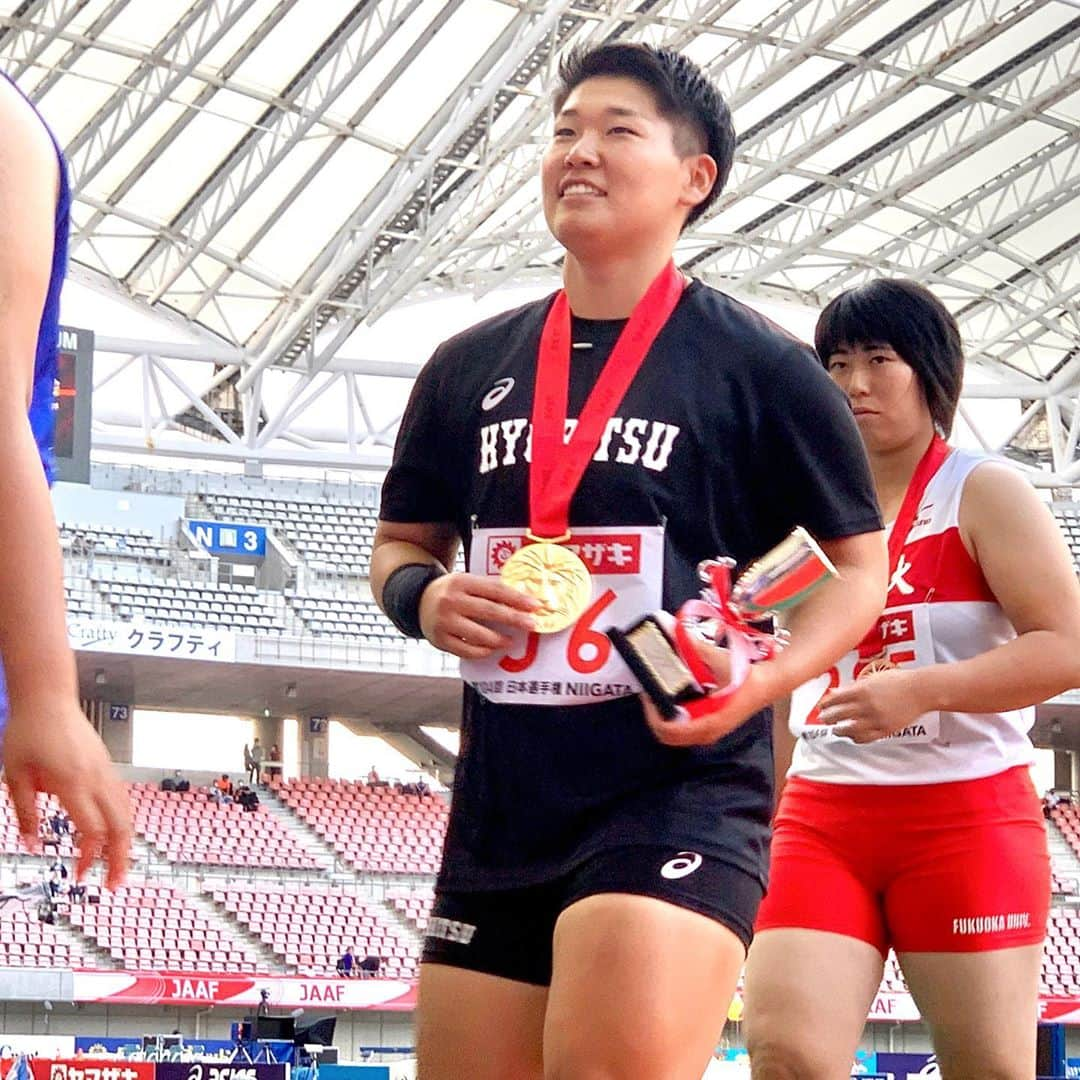 日本陸上競技連盟さんのインスタグラム写真 - (日本陸上競技連盟Instagram)「【#日本選手権✨表彰式】 ◆女子砲丸投 1位🥇#髙橋由華（九州共立大）15m26 2位🥈#大野史佳（埼玉大）15m21 3位🥉#尾山和華（福岡大）15m05  ご声援ありがとうございました！  #ナンバーワンしかいらない #JAAF #陸上」10月2日 10時48分 - jaaf_official