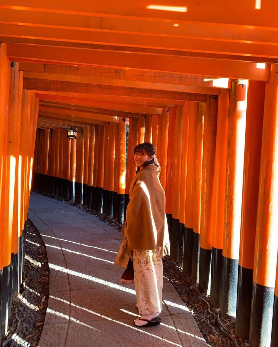 稲垣桃華さんのインスタグラム写真 - (稲垣桃華Instagram)「京都旅行~* 今年の2月コロナ前に友達と京都に行きました⛩ 着物を着て街を散策したんですがとても楽しかったです(๑˃̵ᴗ˂̵)」10月2日 11時14分 - momokan__i
