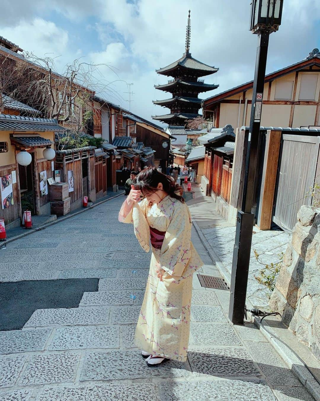 稲垣桃華さんのインスタグラム写真 - (稲垣桃華Instagram)「京都旅行~* 今年の2月コロナ前に友達と京都に行きました⛩ 着物を着て街を散策したんですがとても楽しかったです(๑˃̵ᴗ˂̵)」10月2日 11時14分 - momokan__i