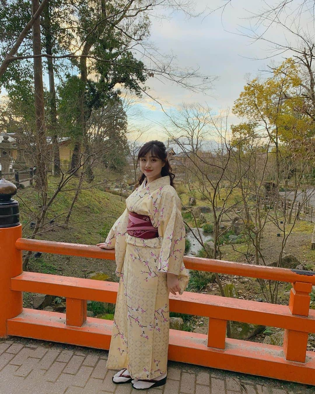 稲垣桃華さんのインスタグラム写真 - (稲垣桃華Instagram)「京都旅行~* 今年の2月コロナ前に友達と京都に行きました⛩ 着物を着て街を散策したんですがとても楽しかったです(๑˃̵ᴗ˂̵)」10月2日 11時14分 - momokan__i