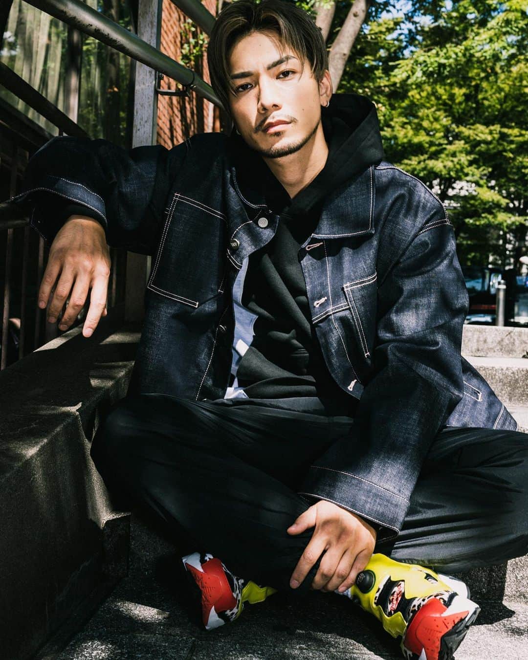 野替愁平のインスタグラム：「THX @atmos_pink_official   👟 @reebokclassicjp  Reebok INSTAPUMP FURY “Citron Animal“」
