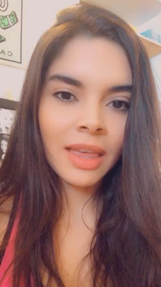 パオラ・ポーリンのインスタグラム：「Hi 👋 you! Check out how I get ready for my movie roles! 🎥 - As you’ve requested here are all my basic workout equipments and how I do it from home or any hotel room in order to be ready for my roles.  - I hope you enjoy it, it’s easy, effective and simple -  Click the link of my bio or swipe up on my stories, to find them all on my amazon store  - ¡Hola! Tú ! Te quiero compartir cómo me preparo para mis roles!🎥 - Como lo pidieron, aquí está todo mi equipo básico de entrenamiento y como lo hago desde casa o habitaciones de hotel para estar lista para mis papeles de actuación. Espero lo disfruten esta fácil, efectivo y rápido 💪 - Haga clic en el enlace de mi biografía o deslice hacia arriba en mis historias para encontrarlas todas en mi tienda de Amazon」