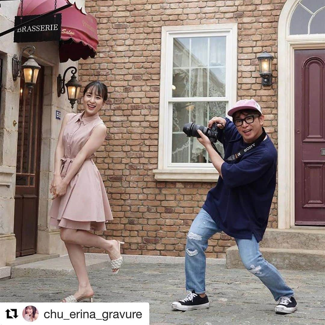 濱口優さんのインスタグラム写真 - (濱口優Instagram)「「グラビア撮影のカメラマンを担当させて頂きました」 #中崎絵梨奈　を　#濱口優　 が撮ったどぉー！「２人の好みがギュッ！」卓上カレンダー３１日発売」10月2日 11時57分 - hamaguchi_masaru