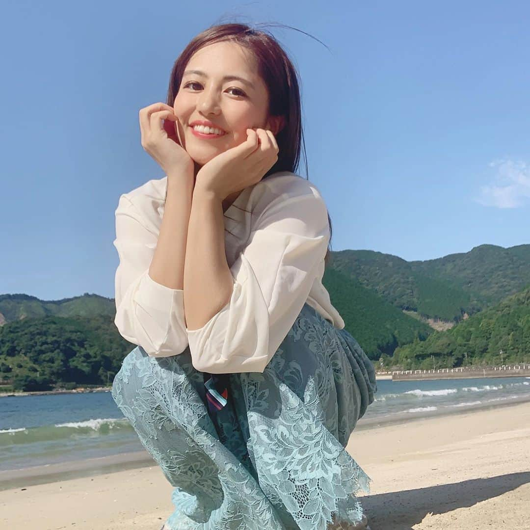 池山智瑛さんのインスタグラム写真 - (池山智瑛Instagram)「. 三木里海水浴場🏝 いい天気よくて最高でした😄 . #三木里海水浴場　#三木里　#海水浴 #尾鷲　#尾鷲市 #海　#山　#自然　 #移住　#田舎　#田舎暮らし #三重　#尾鷲　#地域おこし協力隊 #新生活#YouTube #動画　#毎日更新　#instagood #instalike #japan #follow #me   【YouTubeチャンネル登録してね】  https://www.youtube.com/channel/UCr2-ft39i7RQ7KLdvu4UqZw」10月2日 21時22分 - chu_chiaki