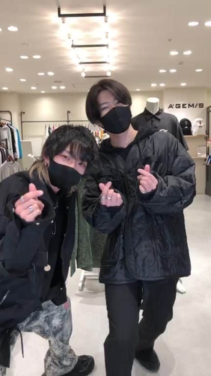 のインスタグラム：「@agem9_nagoya @agem9_official @bmst_65  #韓国ファッション #oy #oioi #badinbad #romanticcrown #kirsh #ストリートファッション #ストリート系女子」