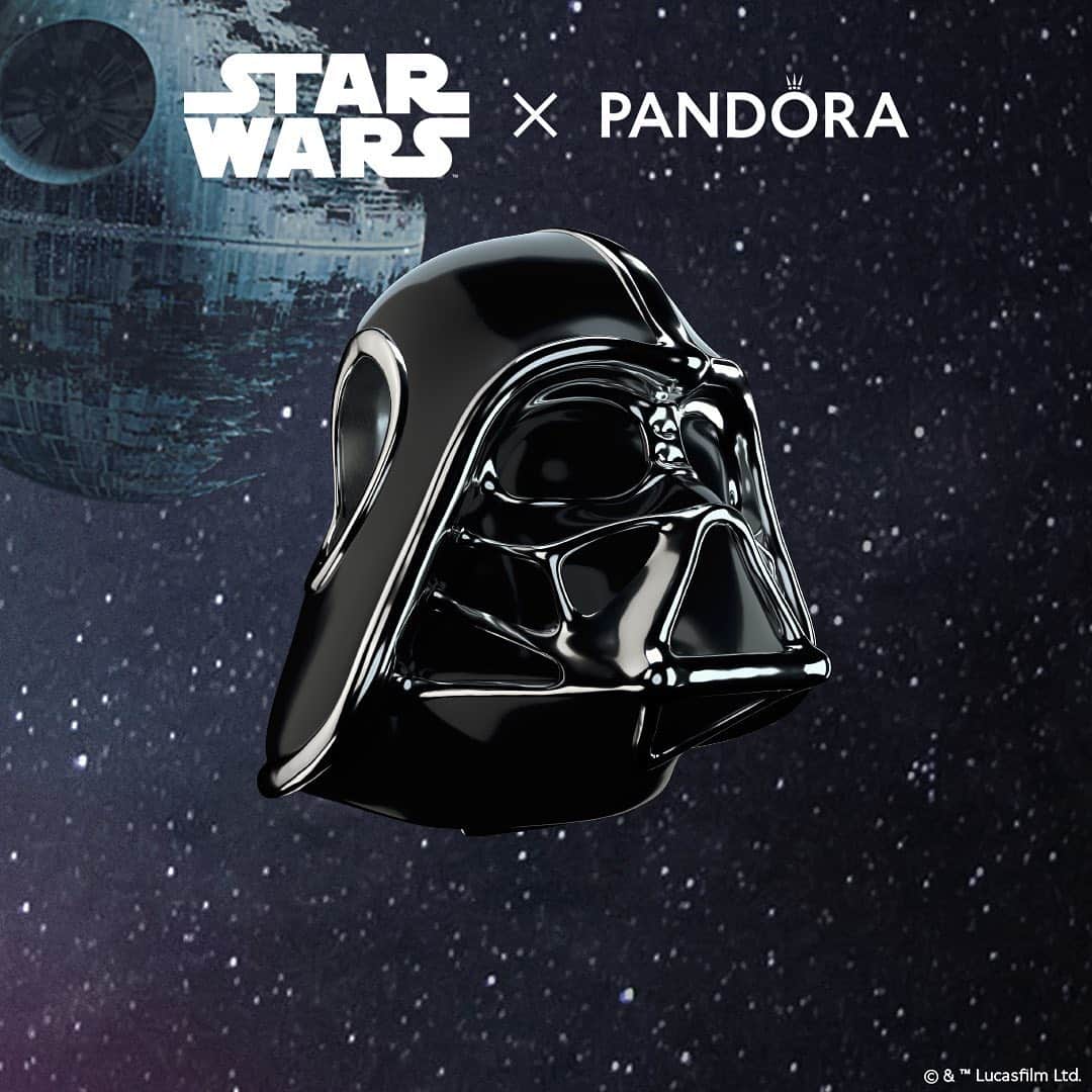 PANDORAさんのインスタグラム写真 - (PANDORAInstagram)「Cross over to the dark side with our Star Wars Darth Vader Charm (we won't tell). Style with other Star Wars x Pandora charms to keep the Force close. #StarWarsxPandora #Pandora #DarthVader」10月2日 21時26分 - theofficialpandora