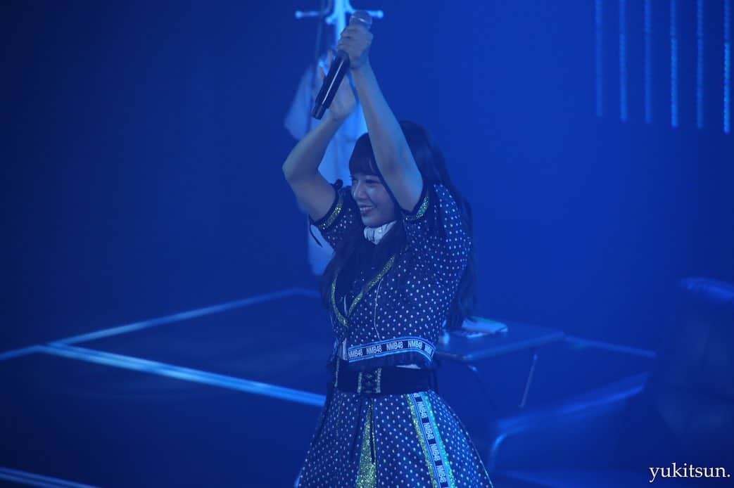 山田寿々のインスタグラム：「﻿ 最後の曲！﻿ ﻿ 12.僕だって泣いちゃうよ﻿ ﻿ 卒業発表した後の歌、﻿ 最後の歌は絶対これ！って決めてました﻿ ﻿ 大好きな人と離れたくないけど自分の夢の為に﻿ ひとりで夢を叶える為に生きる！って決意の歌詞がすごく素敵で大好きなのでこの曲を選びました！﻿ ﻿ 私をここまでアイドルで居させてくれた今も昔もこれからも、ずーっとずーっと大好きなあなたへ！です😖🧡﻿ ﻿ 君が好きなんだ！知ってるよね？☺️笑﻿ ﻿ ﻿#僕だって泣いちゃうよ #ゆきつんカメラ」