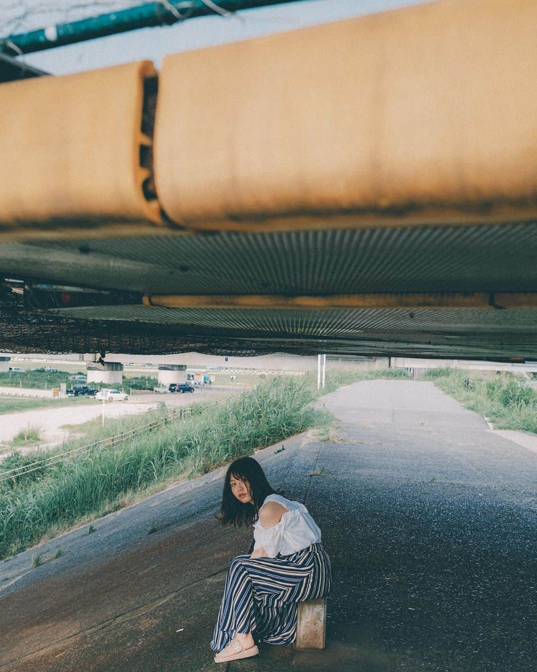 弘松菜摘のインスタグラム：「﻿ 最近は寝ても寝ても眠いです﻿ 成長期です﻿ ﻿ そんなときありますか？﻿ ﻿ ﻿ #なんでもないただの道が好き #スクリーンに恋して」