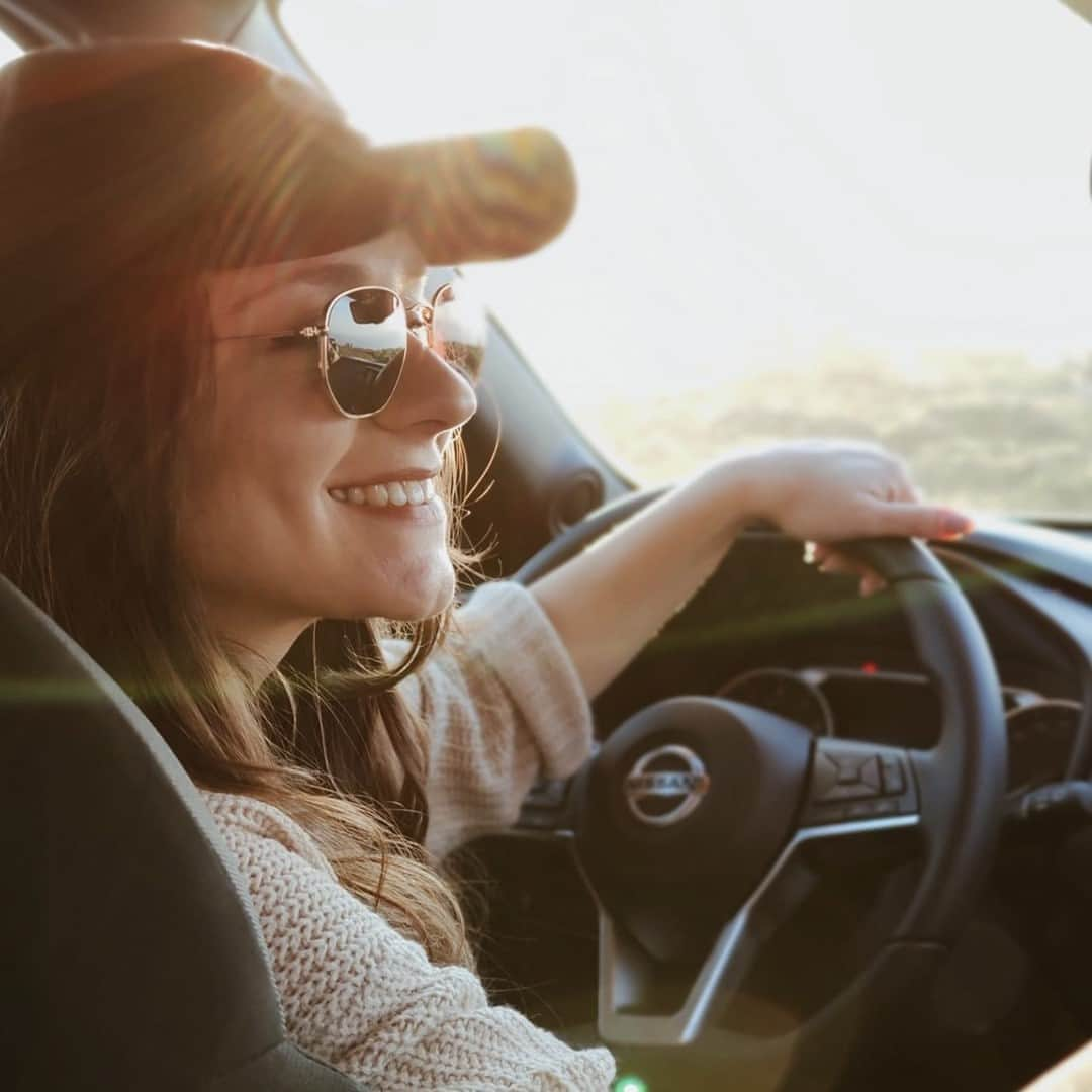 Nissanさんのインスタグラム写真 - (NissanInstagram)「Did you know that smiling is contagious? Let’s spread happiness because it's #WorldSmileDay #Nissan #NissanJuke 📷 @ritadferreira」10月2日 22時00分 - nissan