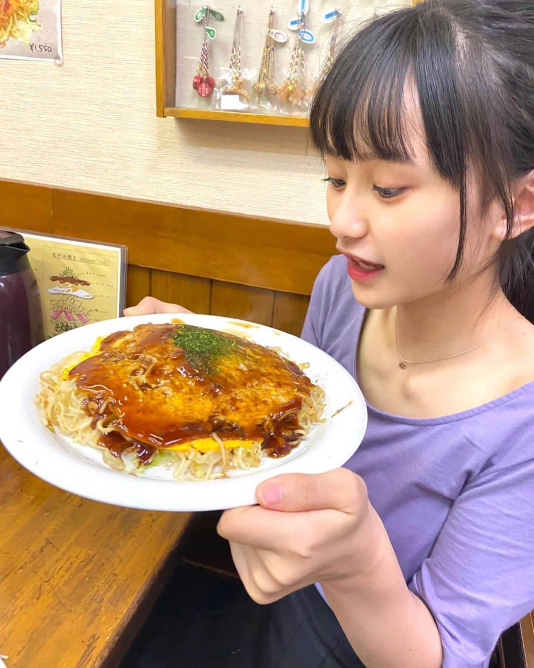 りょう（民謡ガールズ）さんのインスタグラム写真 - (りょう（民謡ガールズ）Instagram)「広島焼き🤤  #広島焼き #牡蠣 #広島 #おいしい #lfl #i4i #instalike #instagood  #follow #delicious #hiroshima #okonomiyaki #japanesefood  #follow #goodnight」10月2日 21時58分 - wawawa_ryo