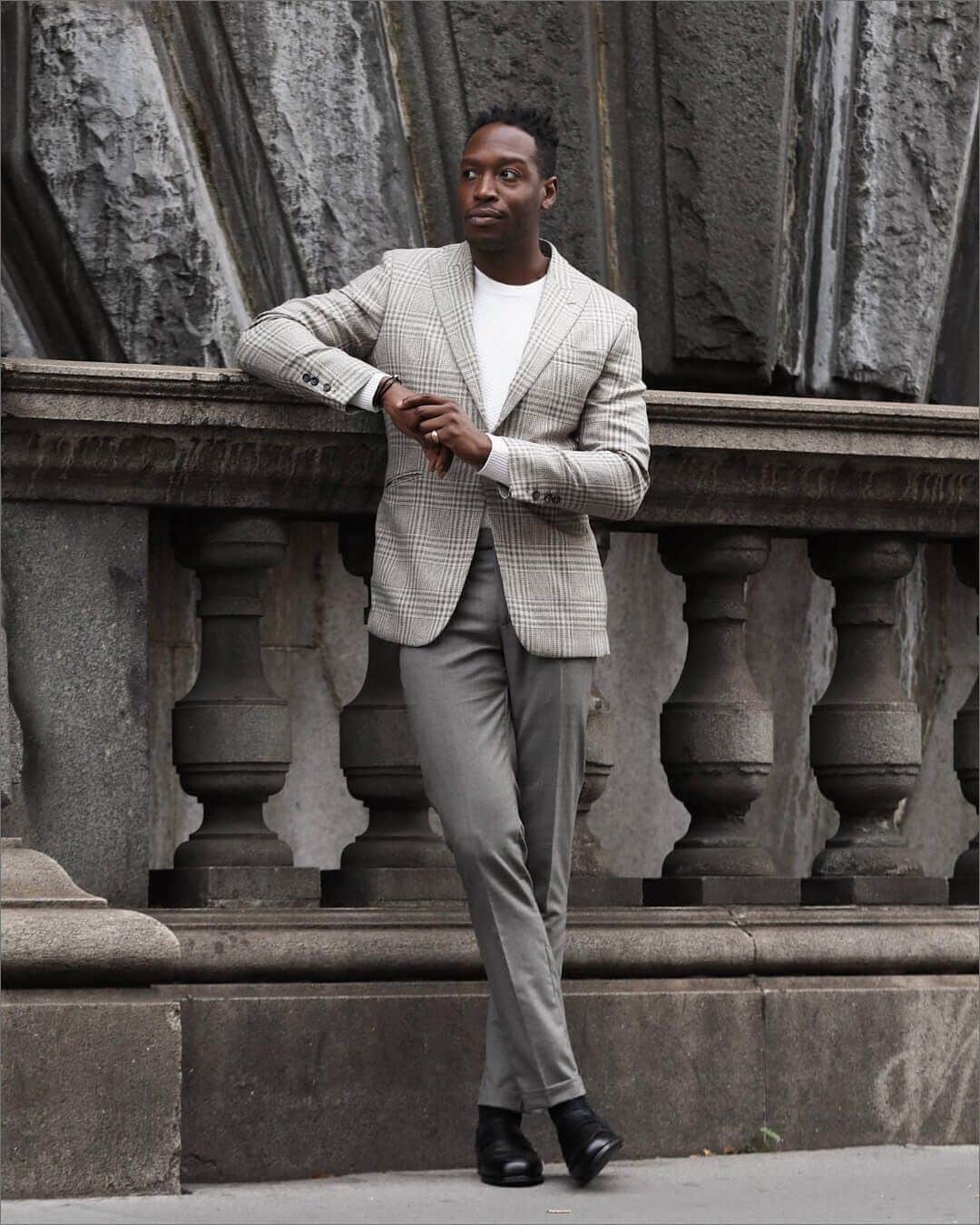 ハケットのインスタグラム：「Get back to work in style with deconstructed suits that promise to instantly put you in the best-dressed category. Shop @bola_o_ and more at the link in our bio. #STAYHackett」
