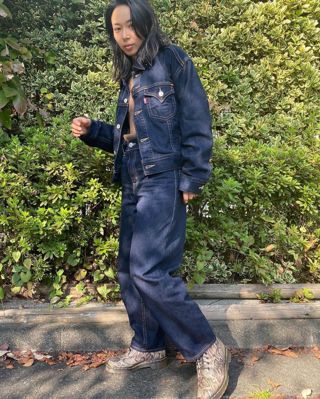 後藤早貴さんのインスタグラム写真 - (後藤早貴Instagram)「最高に可愛い❤️💕 人生の制服並みに着ます💫😍  #TYPE1ジーンズ　#リーバイス @levis_japan 🖤🖤」10月2日 21時53分 - gosakicchi