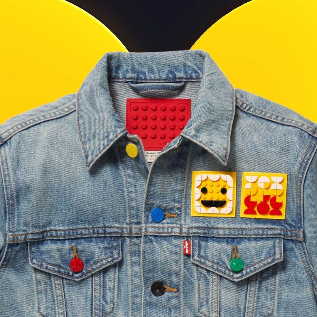 LEGOさんのインスタグラム写真 - (LEGOInstagram)「Our limited-edition Levi’s collection is finally here! The colorful range of clothes and accessories can all be customized with LEGO DOTS. Which one is your favorite? 😍     #LEGO #Levis #LEGODOTS #DotYourWorld #LEVIsLEGO」10月2日 22時00分 - lego