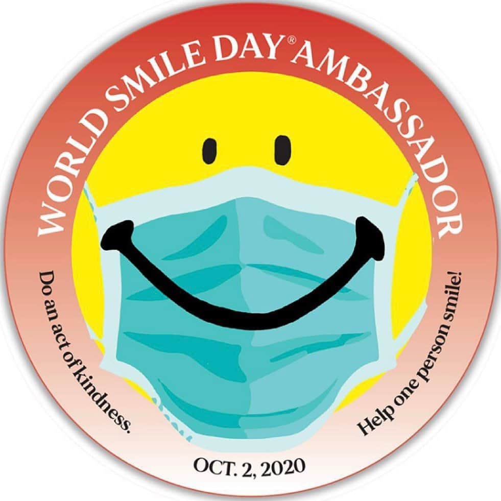 FatboySlimさんのインスタグラム写真 - (FatboySlimInstagram)「Lest we forget... today is world smile day.」10月2日 22時11分 - officialfatboyslim