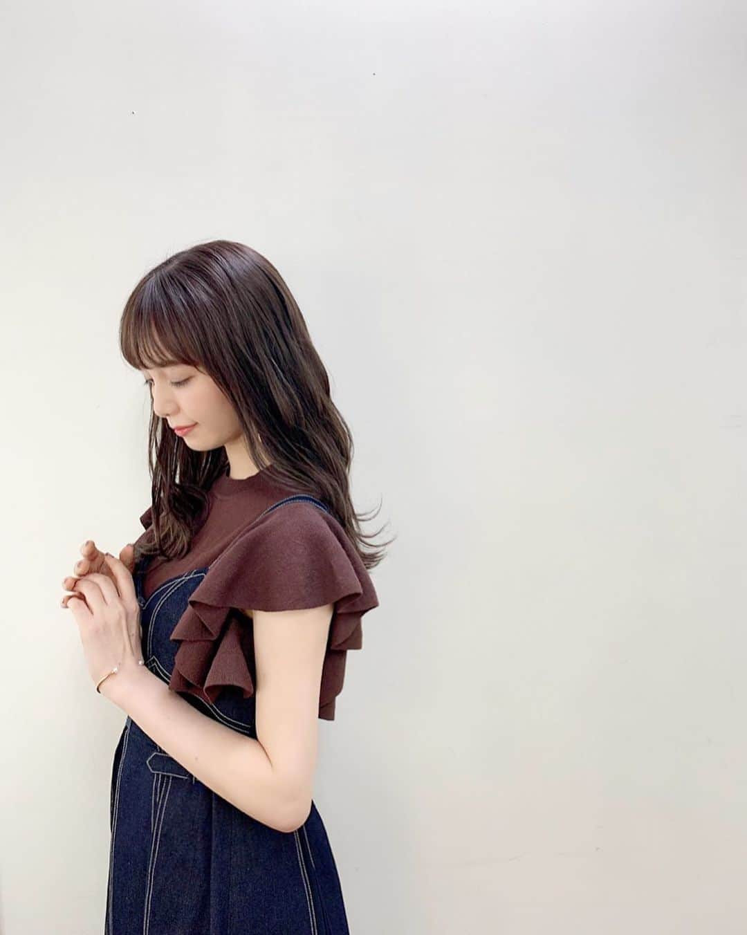 のインスタグラム：「. . ロングヘア慣れてきた🧸 . ギリギリのお知らせになりましたが🙇‍♂️ 明日と明後日！！(もう寝たらすぐ) 皆さんにお会い出来る事になりました♡ . 10月3日.4日18:00〜 @スモールワールズTOKYO(観覧可能) 公開ライブに出演します！！！ . この土日まだ予定無いよ〜という方！ 滅多にお会い出来る機会がないので… 是非お集まりください〜😭🙏♡ . SHOWROOMで中継もあります！ もちろん無料！！！ 来れない方は観て下さると嬉しいです！ (詳しくは私のTwitterをご覧下さい💌) . . #instagood #instalike #instalove #instapic  #followｍe #me #unknownjapan #山根千佳」
