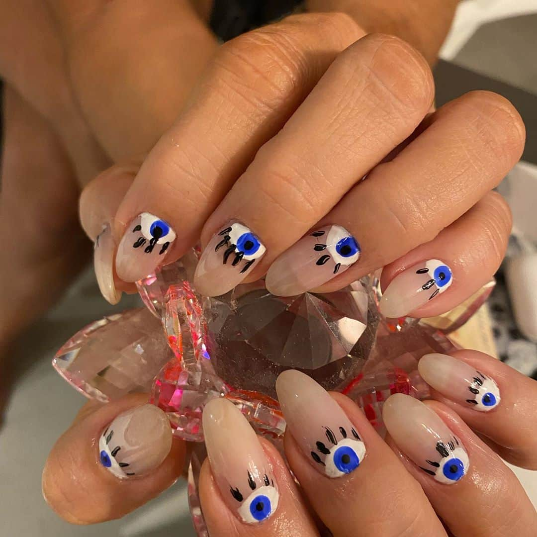 Giovanna Antonelliさんのインスタグラム写真 - (Giovanna AntonelliInstagram)「He He He!!! Brincando de unhas! 💅🏻 Né amiga @nailneide.nail ?? Quem se diverte criando também???」10月2日 22時43分 - giovannaantonelli