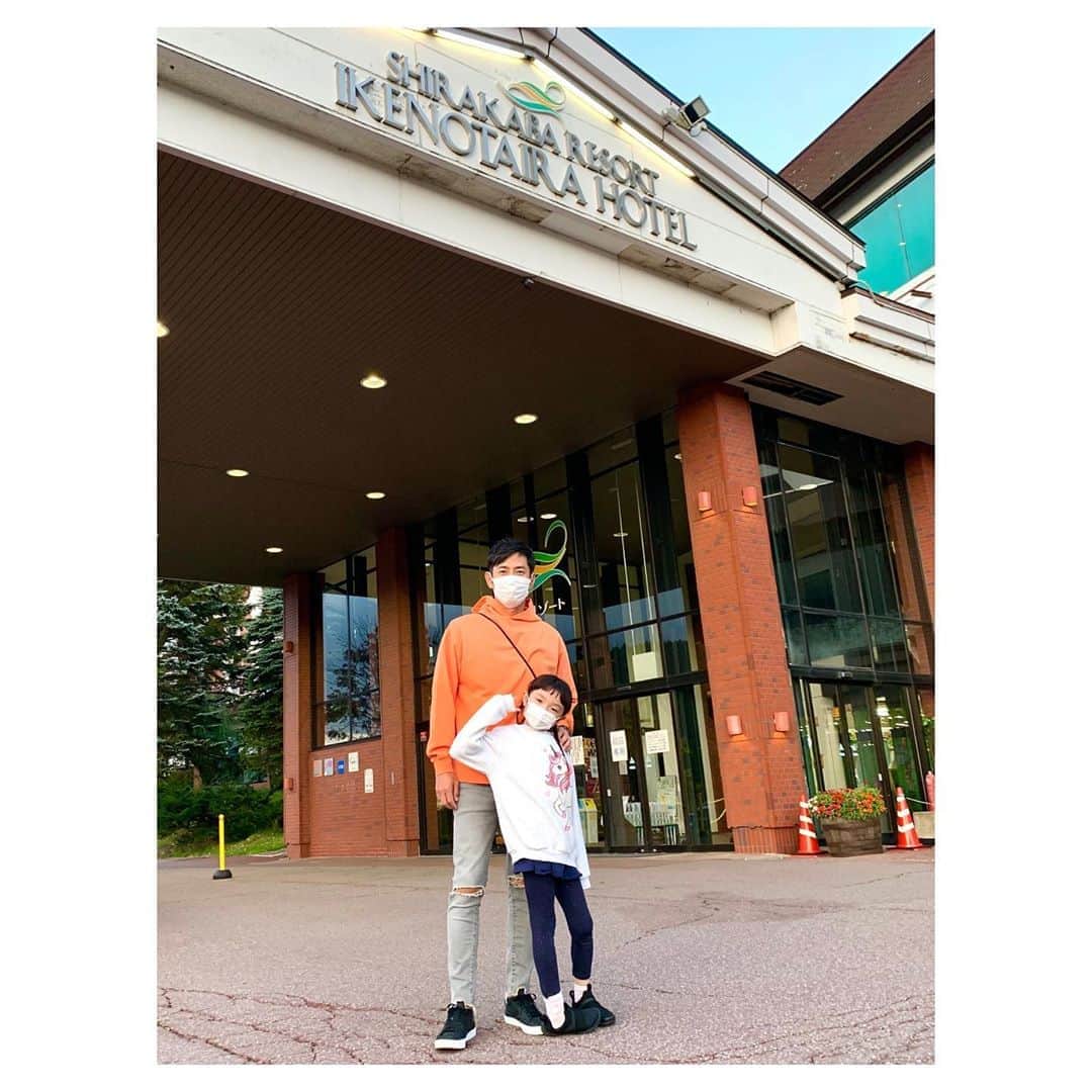肥野竜也のインスタグラム：「【長野旅行】﻿ ﻿ ﻿ GoToキャンペーンを利用して、いつもと違う形で長野へ💨﻿ 実家から近過ぎて中々機会はなかったのですが…いつか泊まってみたかった「白樺リゾート 池の平ホテル」 @ikenotaira.hotel に宿泊しながら、いつもと違う長野を過ごします😆👍✨﻿ ﻿ 子連れ旅には最高の白樺リゾート!!﻿ ホテルも含め周りには沢山楽しめるところがいっぱい🤩⤴︎⤴︎﻿ とても楽しみです〜﻿ ﻿ ﻿ #肥野LIFE﻿ #肥野TRAVEL #肥野ファミリー﻿ #家族旅行﻿ #GoToキャンペーン﻿ #いつもと違う長野﻿ #白樺リゾート﻿ #池の平ホテル﻿」