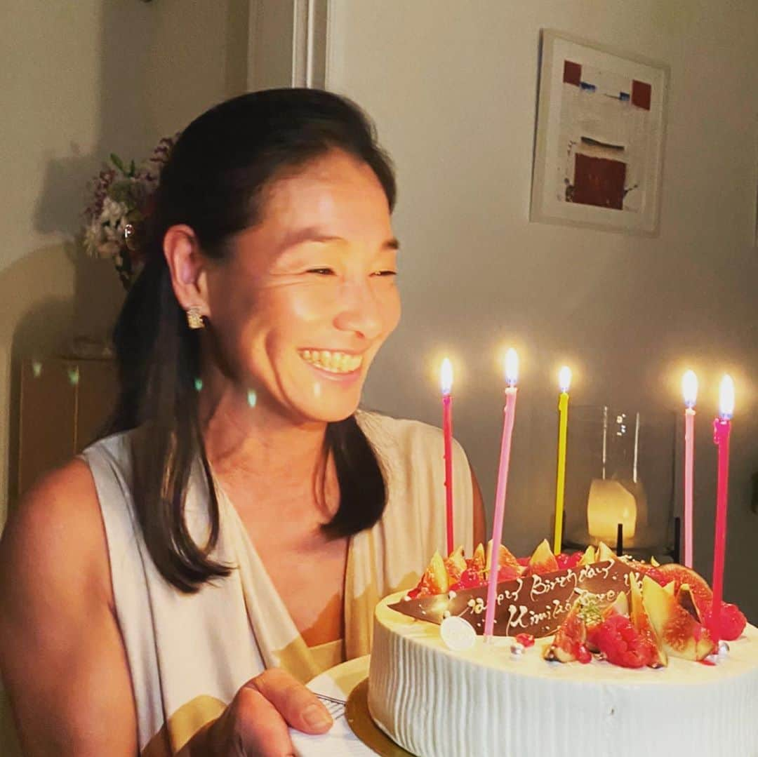 伊達公子さんのインスタグラム写真 - (伊達公子Instagram)「昨日、4日遅れの50歳お誕生日ディナーをお家で少人数だけお誘いしてやりました。 とっても素敵な時間になりました。 #伊達公子 #kimikodate #テニス #テニスプレーヤー #テニスプレイヤー #tennis #tennisplayer #instatennis #4日遅れのお誕生日会#homeparty #homebirthdayparty #ホームバースデーパーティ #サイタブリア #citabria #ケータリング #ケータリングパーティー #ケーキはモンサンクレール #catering #モンサンクレール #montstclair #辻口シェフ #50歳バースデー #50thbirthday」10月2日 22時36分 - kimiko.date