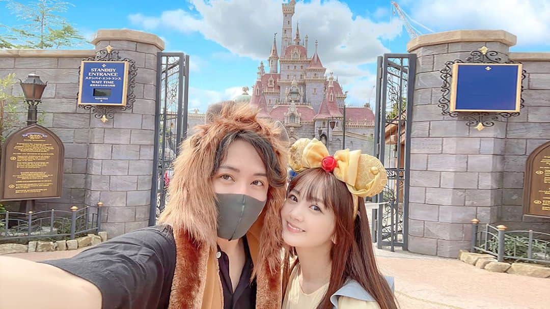 カブキンのインスタグラム：「結婚3ヶ月記念日でした。  @shoko_hamada  いつもウーバーイーツ玄関まで取りに行ってくれて、ありがとうございます。感謝しかありません。  コメントください。  #婚活  #婚活YouTuber #結婚相談所  #100日婚プロジェクト  #ディズニー #新エリア」