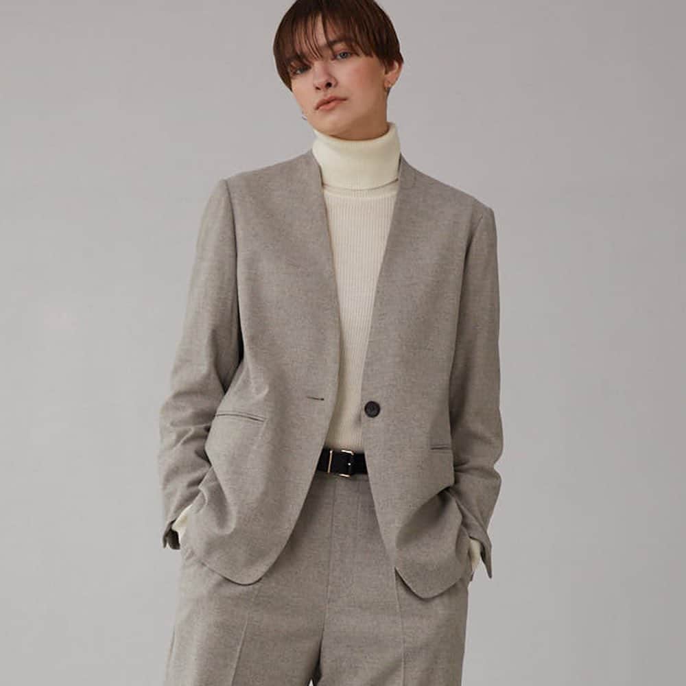 のインスタグラム：「LE GLAZIK WOOL MIX TWEED JACKET  ￥23,800+tax WOOL MIX TWEED TACK PANT ￥17,800+tax . イタリアのファブリックメーカー FABRICA TESSUTI社のインポート生地を使用。 ウールをブレンドした先染めツイードの上質な風合いが、ニュアンス感のある着こなしを叶えます。 ・ #leglazik #20AW #bshop #bshop_official」