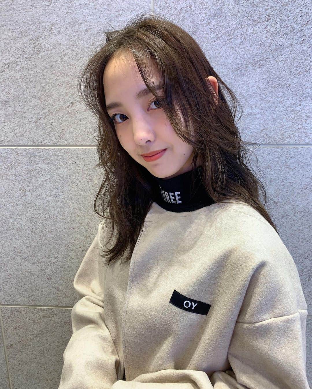 飯窪春菜のインスタグラム：「飯窪さんの髪色が秋をお知らせします🍁 #hairstyle #haircolor #olive #オリーブ #shima」