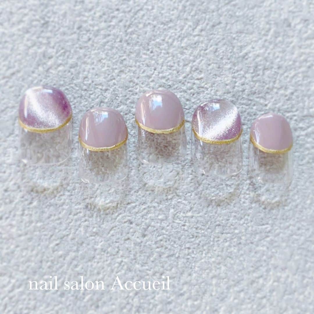 愛内みさのインスタグラム：「🧲 10月の新作＾＾ 大人気マグネットで丸フレンチ○*❁ ﾟ･* ・ ୨୧┈┈┈┈┈┈┈┈┈┈┈┈  表参道徒歩5分のネイルサロン Accueil unautre ・ ◼︎平日　11:00〜21:00 ◼︎土日祝　11:00〜19:00 ・ ▫︎パラジェル追加料金なし ▫︎ 大人可愛いネイルサンプル700種以上！ ▫︎ カラーは300色以上からお選びいただけます。 ・ 《コロナウイルス対策》﻿ ▫︎医療機関用空間除菌機器の設置﻿ ▫︎お客様、スタッフのマスク着用徹底 ▫︎スニーズガードの設置による飛沫感染防止﻿ ▫︎施術毎の手洗い、手指消毒、使用器具消毒の徹底﻿ ・ ・ #マグネットネイル #表参道ネイル #秋ネイル」