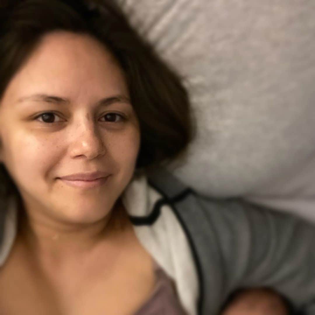 レスリー＝アン・ハフさんのインスタグラム写真 - (レスリー＝アン・ハフInstagram)「🤍I’m finally a mom🤍 Warning: Earnest Post Ahead  I’ve already shared publicly how hard my fertility journey was to get here. Well, my birth story wasn’t any easier. We get so used to hearing about the beauty and excitement of birth (especially on IG) its easy to forget the women out there like me who face unbelievable challenges.  I’m so grateful and privileged to have had an amazing team: my OB, midwife, doula, and amazing nurses helped me get through 30+ hours of labor, a really scary emergency c-section, and 5days in the hospital while I started recovery and my sweet baby was  in the NICU. Even with all of them at my side, the whole experience has left me wrecked, physically and emotionally. I’m still trying to figure out how to talk about exactly what happened, to wrap my mind around it myself, but I’m sharing because I know I’m not alone. We shouldn’t have to recover in the shadows and pretend like everything’s ok when it’s not.   I’d be remiss if I didn’t mention my incredible husband. This kind of thing is not easy for partners either. Yet his unwavering strength and love got me through some dark dark moments... and continues to. Now that I’m recovering at home and struggling because I can’t do much of anything for my baby while I recover, I watch him in awe. He’s the perfect Dad.   (My incredible Mom and Dad are helping so much too. Having them, a night nurse, and a post-partum doula who checks in on me is a privilege I don’t take for granted. Not everyone has that kind of support, but everyone deserves it. I know how lucky I am)  Finally and best of all, I have my beautiful amazing baby. Her middle name is HOPE and she’s living up to the name and more🤍 I won’t be sharing her likeness here as I’m choosing to protect her from the wild wild west of social media, but I’m sure I’ll have more mom stories to share, if you’re interested.  Thank you followers and friends for indulging me as I share and process. To all the mamas out there, especially my fellow c-section heroes: I see you. You’re incredible. Who run the world? Girls.   Birth is a miracle. If you’re walking around on this Earth, you’re a miracle.  #motherhood #csection」10月2日 15時09分 - leslieannehuff