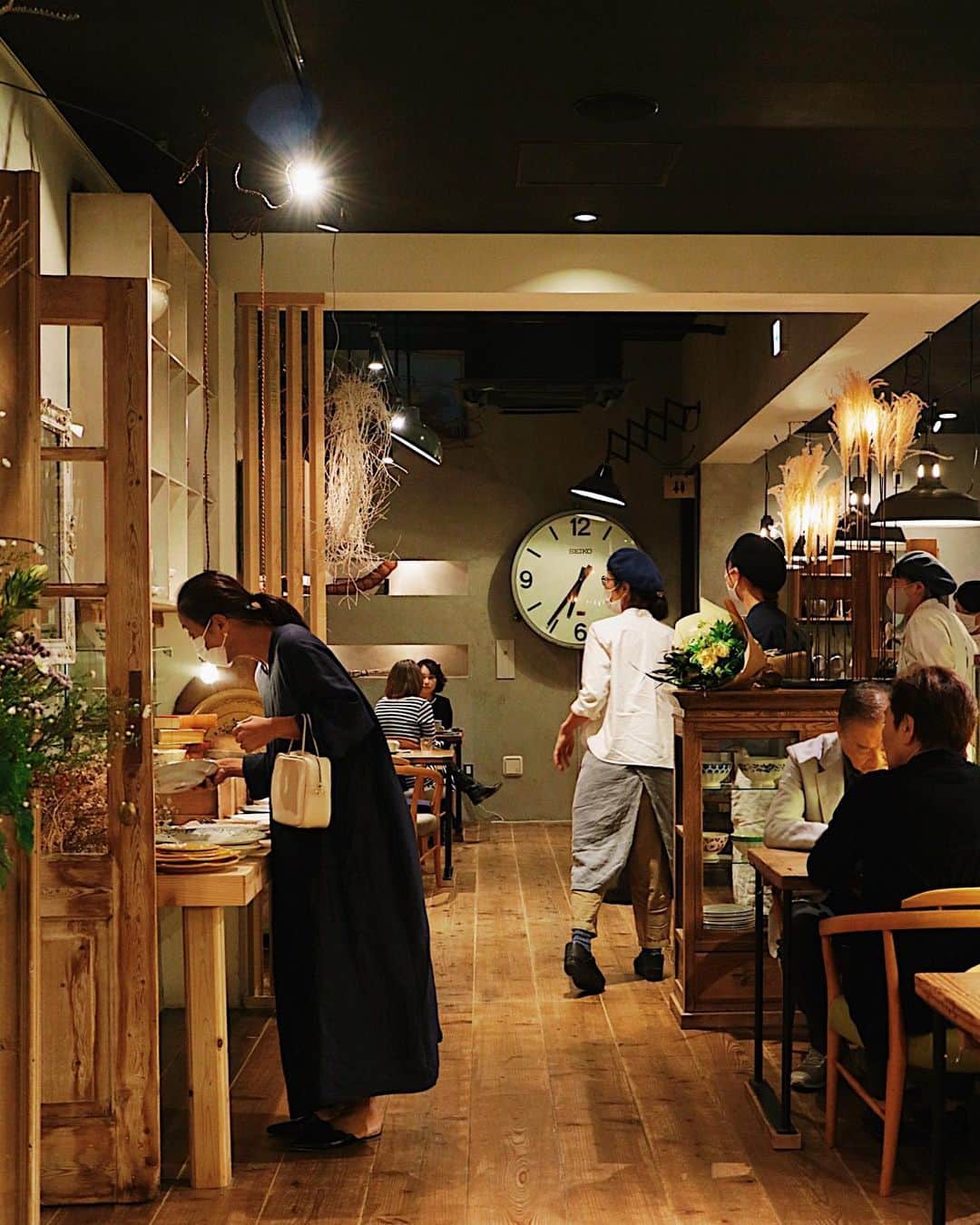 フランスアンティーク ランスタンのグルメインスタ