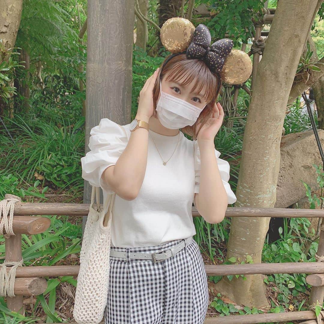甲田友莉子のインスタグラム：「ディズニー行きたいいいい🥺 美女と野獣の新エリア行った方いますか？？ ポップコーンバケットもすんごくかわいいですよね💗 行きたい行きたい誰か一緒にいこ〜👀 . p.s オンライン授業3日分溜まっているので、 全部終わらせます！！笑 . #スペースクラフト #キャンパスクイーン #tdl」