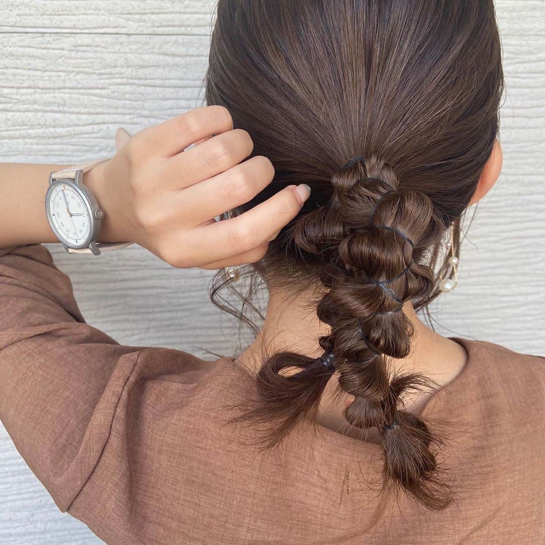 yu nakamura ヘアアレンジ hairarrangeのインスタグラム：「🍁シンプルな　@mavenjapan さんの時計はどんな服でも合わせやすい✨ 10%offクーポンコード▷▷▷yuttyiy #マベン#マベンウォッチズ#時計#腕時計#mavenwatches」