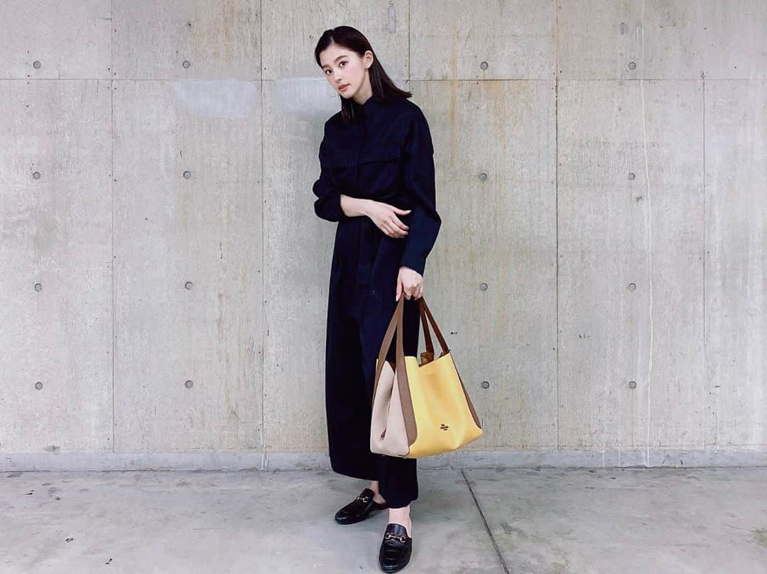 朝比奈彩さんのインスタグラム写真 - (朝比奈彩Instagram)「. . 本日の私服。 one-piece @norc.jp  bag @coach  shoes @gucci  . シンプルな格好に@coachの バックの色をアクセントに！ この後打ち合わせがあるけど、 資料も入れられるから本当に便利♡ . #ootd #outfit #fashion #make #makeup #coach」10月2日 15時37分 - asahina_aya