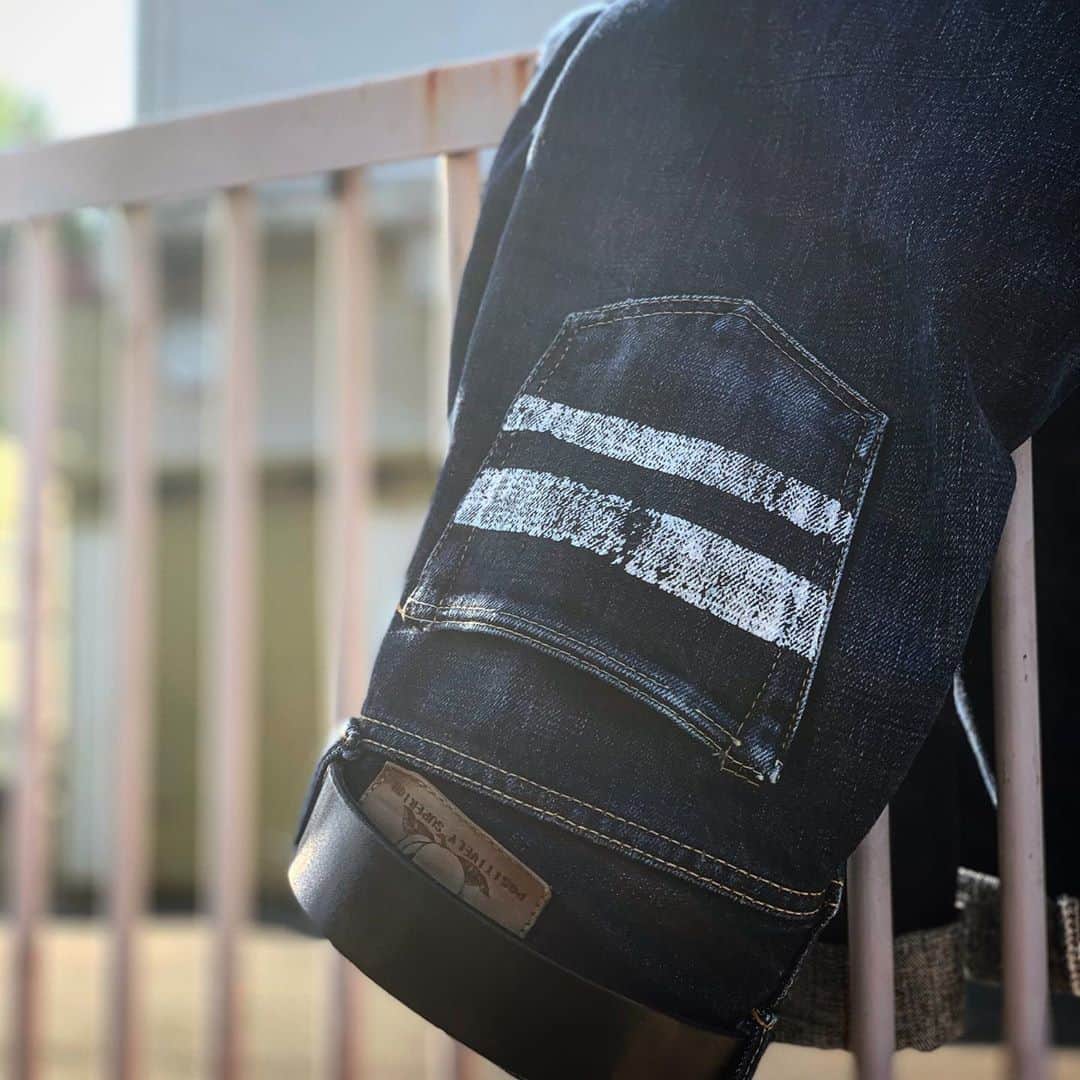 momotarojeansのインスタグラム：「#fadefriday 皆様よい週末を! Have a nice weekend my Friends! มีวันหยุดสุดสัปดาห์ที่ดี! Selamat berakhir pekan! 周末愉快！ bon week-end！ Ein schönes Wochenende wünsche ich ihnen!」