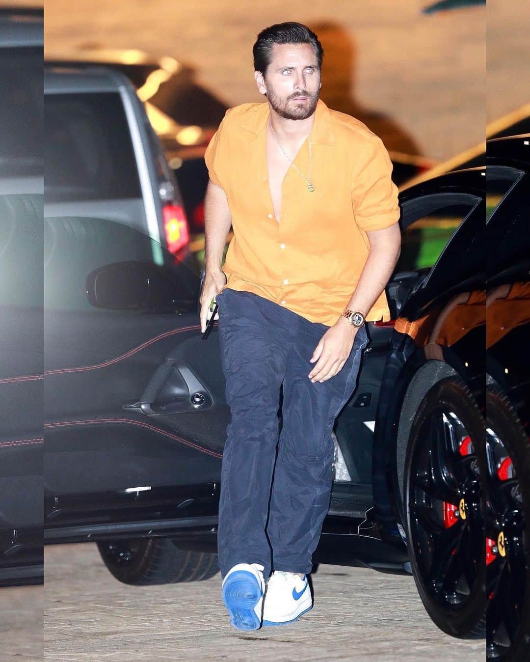 Just Jaredさんのインスタグラム写真 - (Just JaredInstagram)「Scott Disick was spotted on a date with model Bella Banos on Thursday night at the sushi restaurant Nobu! #ScottDisick Photos: Backgrid」10月2日 16時16分 - justjared