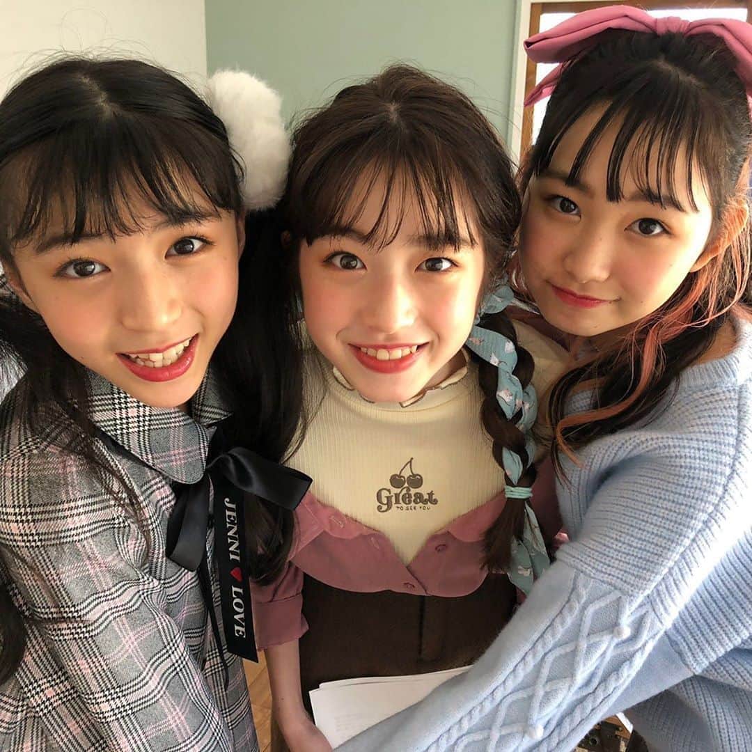 ニコ☆プチのインスタグラム：「今日のカバーガールは大波乱の予感❣️﻿ ﻿ ちょっと昔のみんなの様子をお届け﻿ ﻿ ﻿ 17時まであと少し〜﻿ ﻿ ﻿ #ニコプチ﻿ #カバーガール﻿ #YouTubeドラマ﻿ #大里菜桜﻿ #葛西杏也菜﻿ #川合菖蒲﻿ #井口虹姫﻿ #中山あやか」