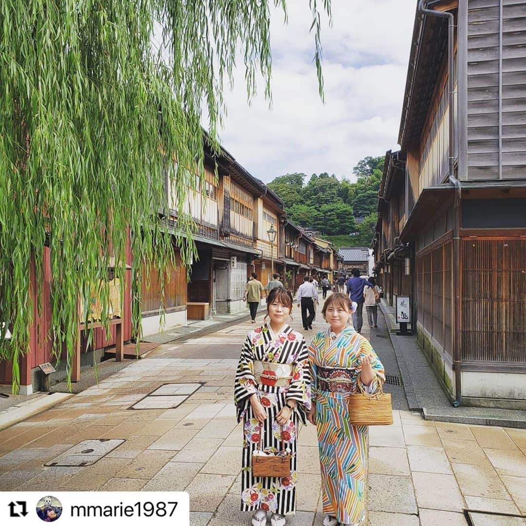 金沢着物レンタルshop心結〜kokoyui〜のインスタグラム：「素敵なお写真ありがとうございます😊🍃 . シェアさせて頂きます📸💕 . ⚫︎金沢駅前 着物レンタル心結(ここゆい)  ⚫︎営業時間 : 9:00〜18:00 ⚫︎address : 金沢市本町1-3-39 ⚫︎tell : 076-221-7799 ⚫︎金沢駅から徒歩5分  ⚫︎コインパーキング補助あり  心結の着物一覧▶@kokoyui_kimono 振袖や袴はこちら▶@kokoyui_furisode 七五三やお子さんの着物はこちら▶@kokoyui753 . #撮影 #兼六園 #東茶屋街 #21世紀美術館 #着物ヘア #ヘアセット #和服 #着物 #着物コーディネート #きもの #着物女子 #着物男子」