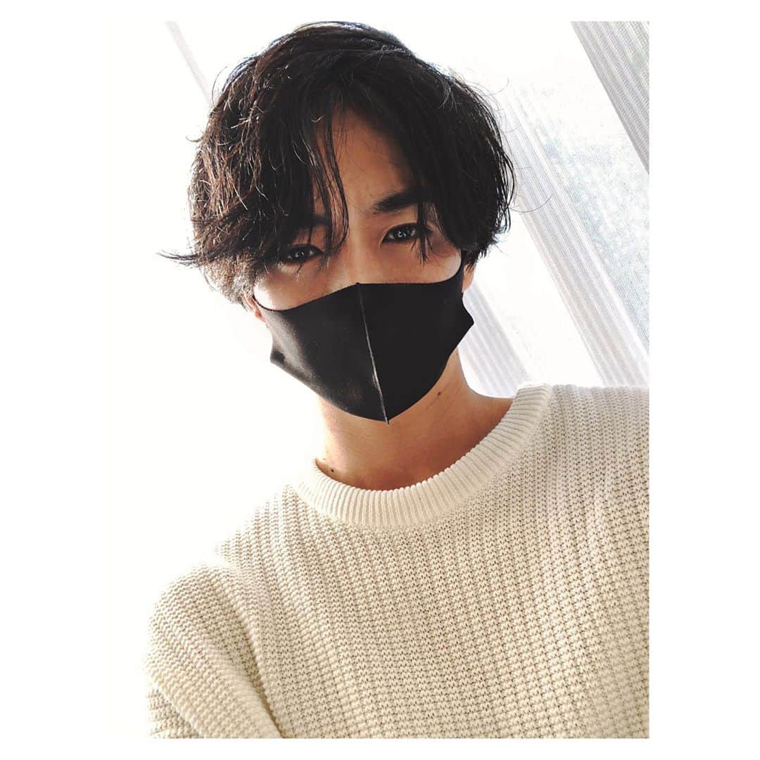 ロビンのインスタグラム：「Back in Tokyo.  Dubbing ✔︎ Now editing   #tokyo」