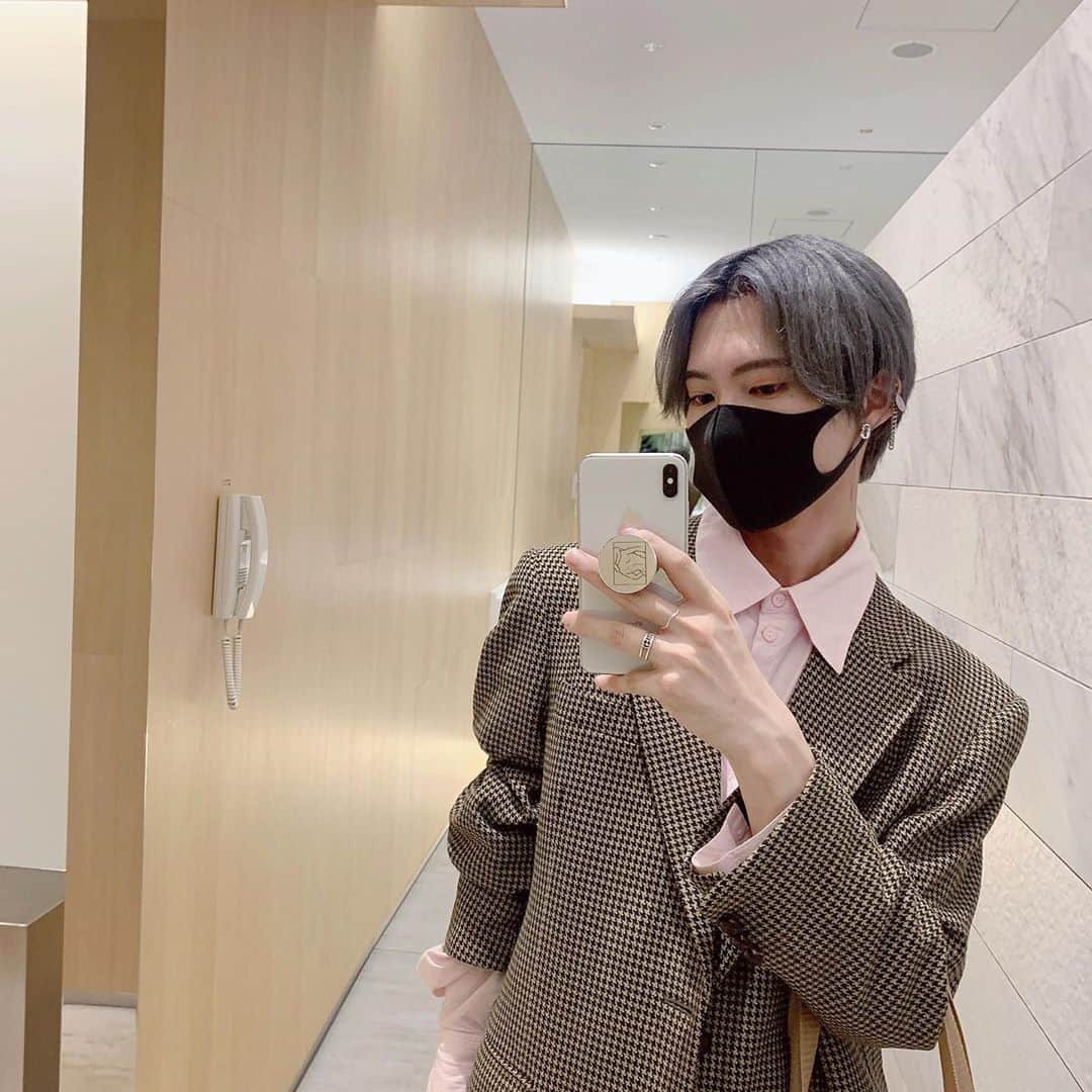 のインスタグラム：「昨日着てたのは韓国で買った1000円ジャケット🤳🤍  I wore a 1000 yen jacket I bought in Korea yesterday   한국의 문화가 매우 사랑하고 자신에게 굉장히 있었다 있다고 생각합니다!  #오오티디　#데일리록」