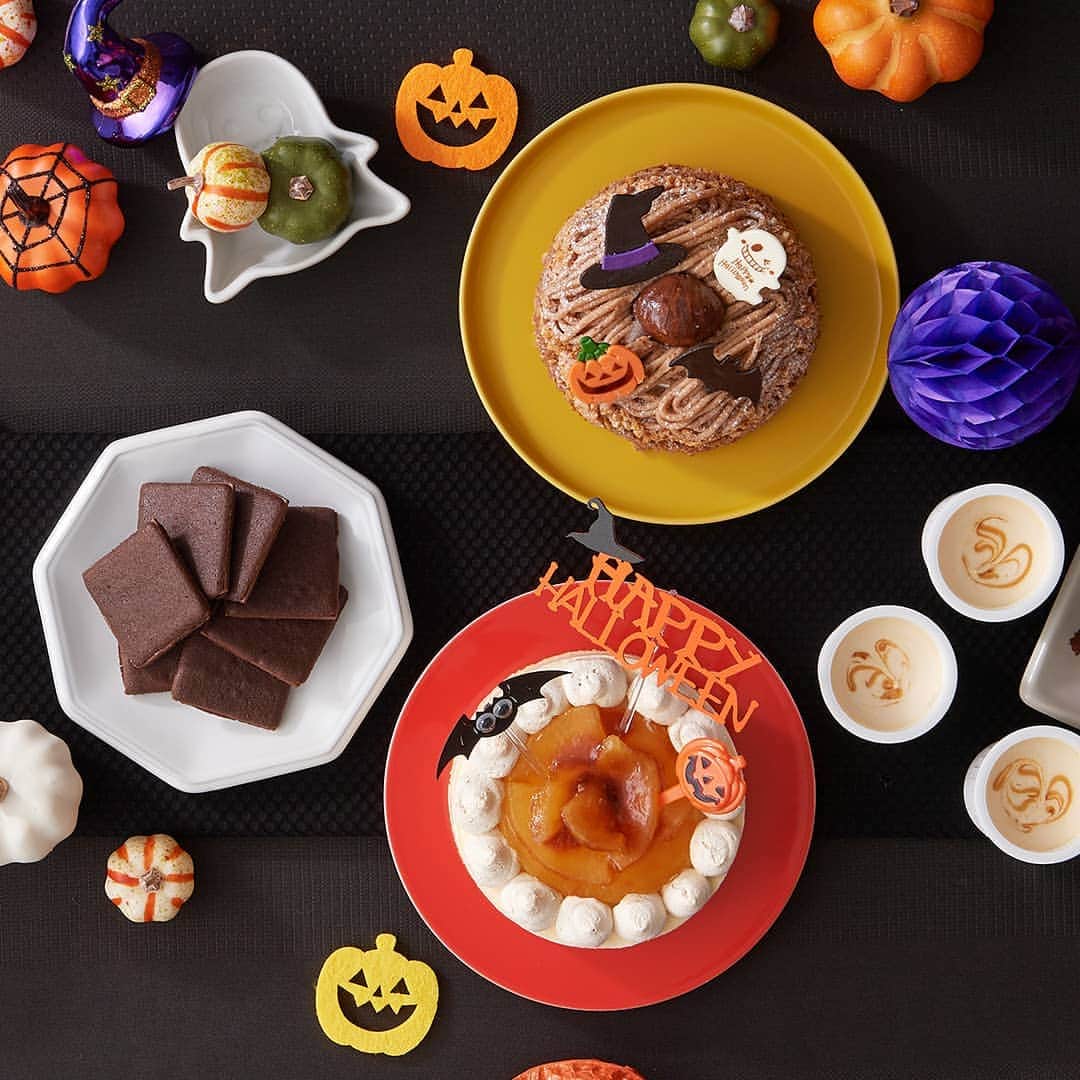 小樽洋菓子舗ルタオさんのインスタグラム写真 - (小樽洋菓子舗ルタオInstagram)「﻿ 【オンラインショップ】﻿ 10月のイベントといえば🤔❓﻿ ﻿ ハロウィン🎃ではないでしょうか。﻿ 今年のハロウィンはルタオのケーキで楽しみませんか？﻿ ﻿ 可愛いかぼちゃや、おばけのオーナメントがついたケーキ👻﻿ 食卓を彩るデリカ商品もぜひご覧ください😄﻿ ﻿ ※数量限定のため、なくなり次第終了となります。予めご了承ください。﻿ ﻿ ﻿ #ルタオ #letao #余市りんごミルキーバニーユ #モンブランオマロン #テノワール #クレームランヴェルセメープル #お取り寄せスイーツ #ハロウィン #ハロウィーン #ハロウィンスイーツ #りんごスイーツ #栗スイーツ #モンブラン #季節限定 #秋スイーツ #食欲の秋 #期間限定スイーツ #おうちおやつ #おいしい写真 #1031 #halloween #halloweensweets #sweets #cakegram」10月2日 17時02分 - letao_official