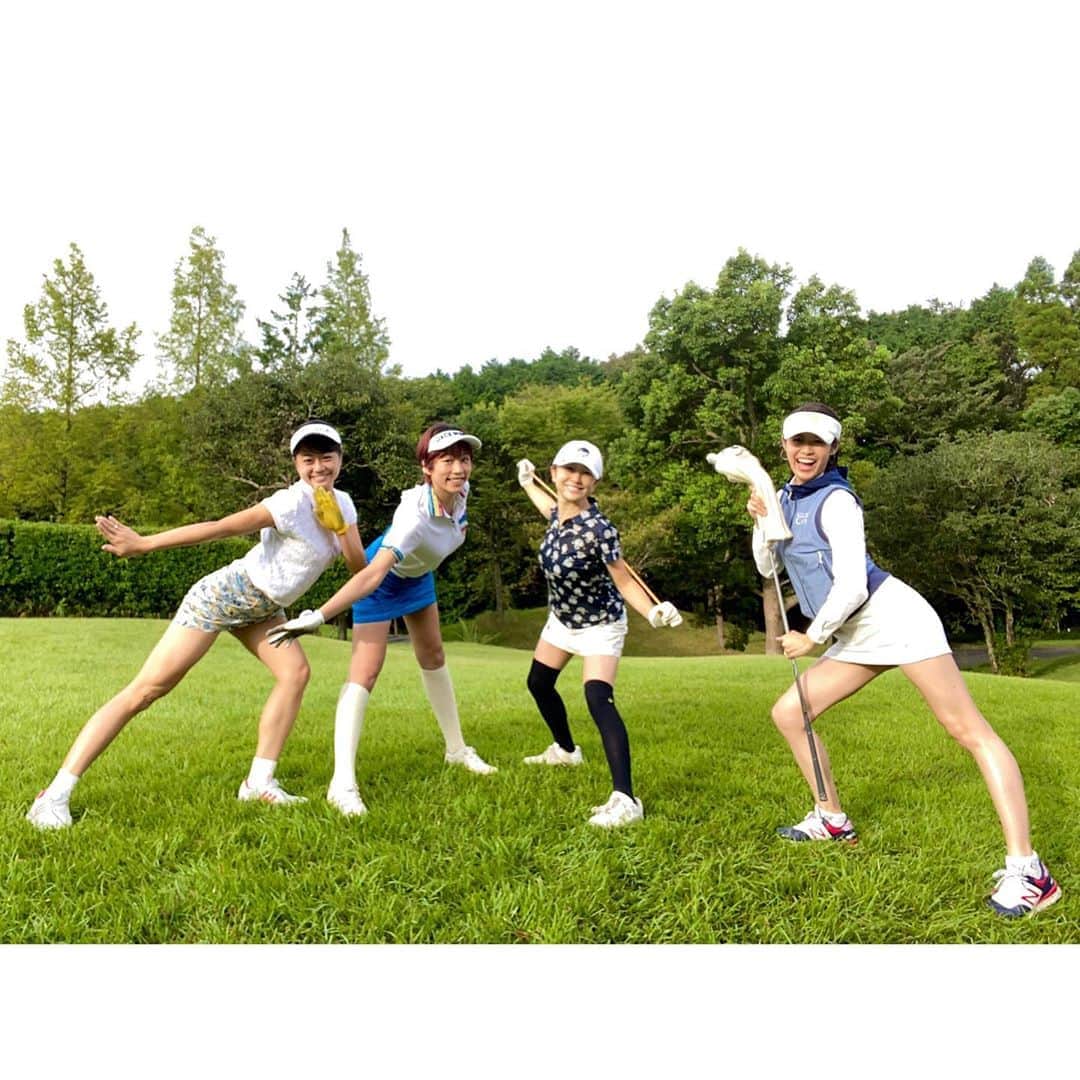 VANRIさんのインスタグラム写真 - (VANRIInstagram)「* ドレスコード青系×白にしたんだけど様々w #みんな違ってみんないい  それぞれ個性強くて朝から楽しいでしかなかった これでスコアも良かったらもっと最高🤔w #100切りはまだまだ遠い  #女子ゴルフ #golf #ゴルフ女子　 @akinamiyano @aiharakawa93 @kantani_ayumi  みんなまたすぐ行こね〜🏌🏻‍♀️✨」10月2日 17時19分 - vanri0121
