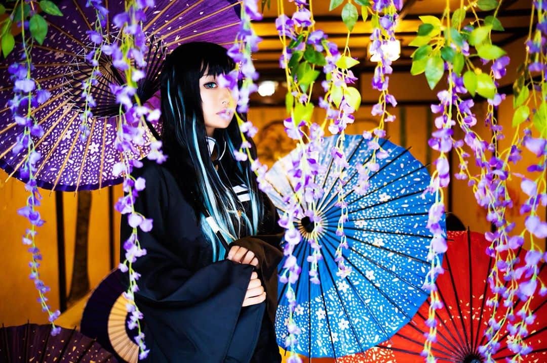 若月雅のインスタグラム：「【#鬼滅の刃／#コスプレ】 . . ーーーーーーーーーー今宵、夢現つ。 . . 🐍(@maip.1113) 🌫(@miyabi.w_0911) . 📸(@kaisin_ad)様 . #花顔スタジオ #柱併せ #雰囲気好きな人いいね  #藤の花 #cosplay」
